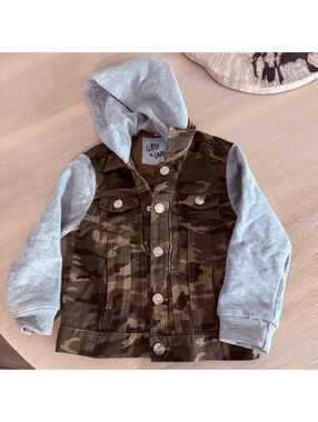 Little and loved camo hooded jacket